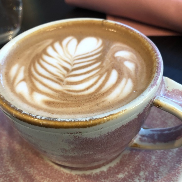 Meet your Posher, Janelle - Picture 4 of 15